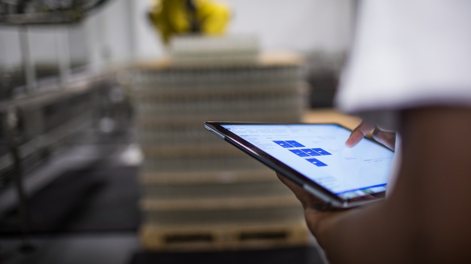 Notificaciones in-app y timeline de licencias