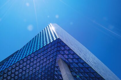 Fabricar con Business Central o con Finance & Operations: la comparación que conviene hacer antes de equivocarte