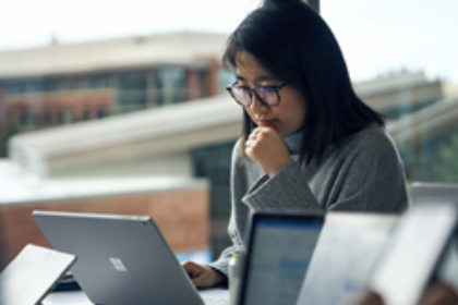 Tu CRM ya no debería limitarse a guardar datos: así cambia Dynamics 365 Sales con agentes y Copilot