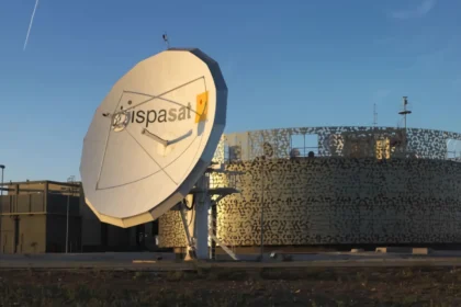 Hispasat externaliza en Ayesa toda la gestión de nóminas y personal, para mejorar su operativa